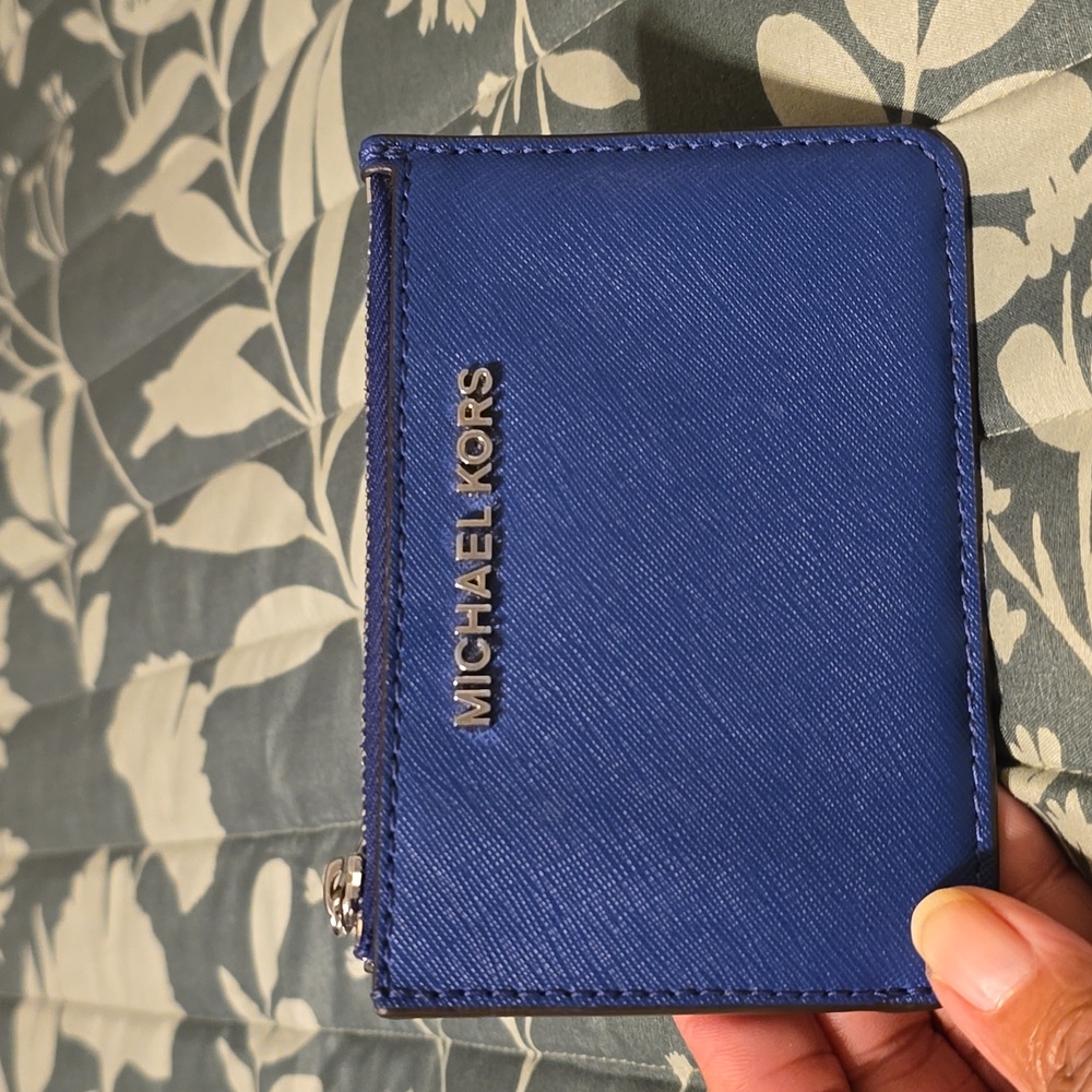 Micheal Kors ID Wallet - Picture 2 of 4